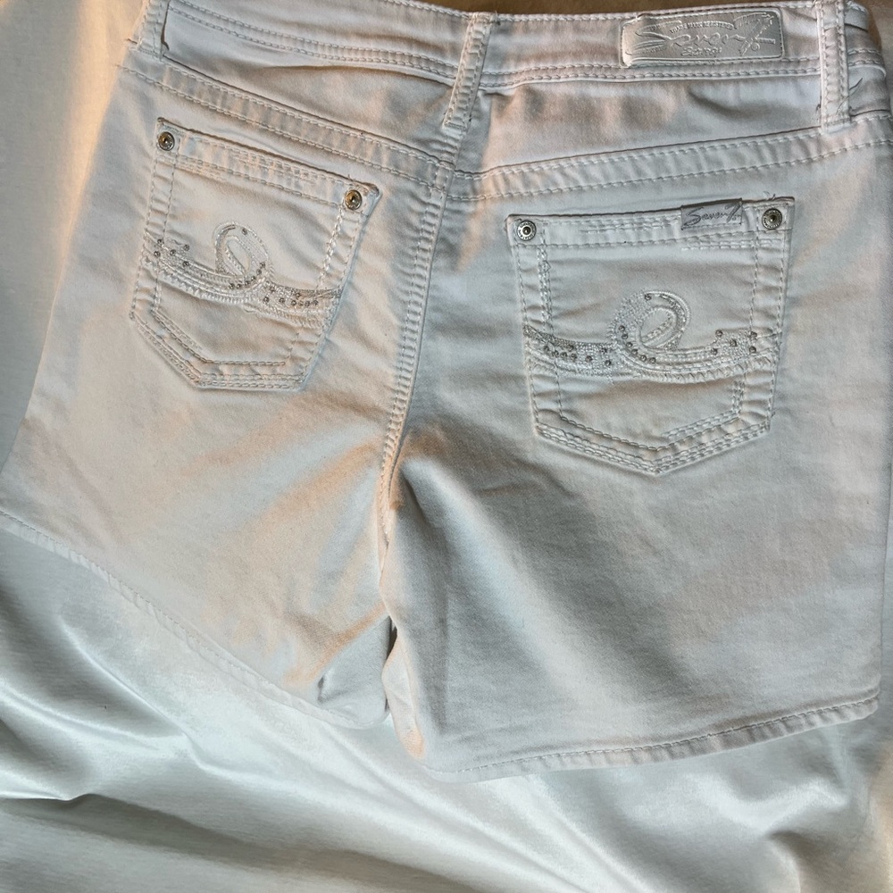 Seven7 White Distressed Denim Shorts - Picture 5 of 8